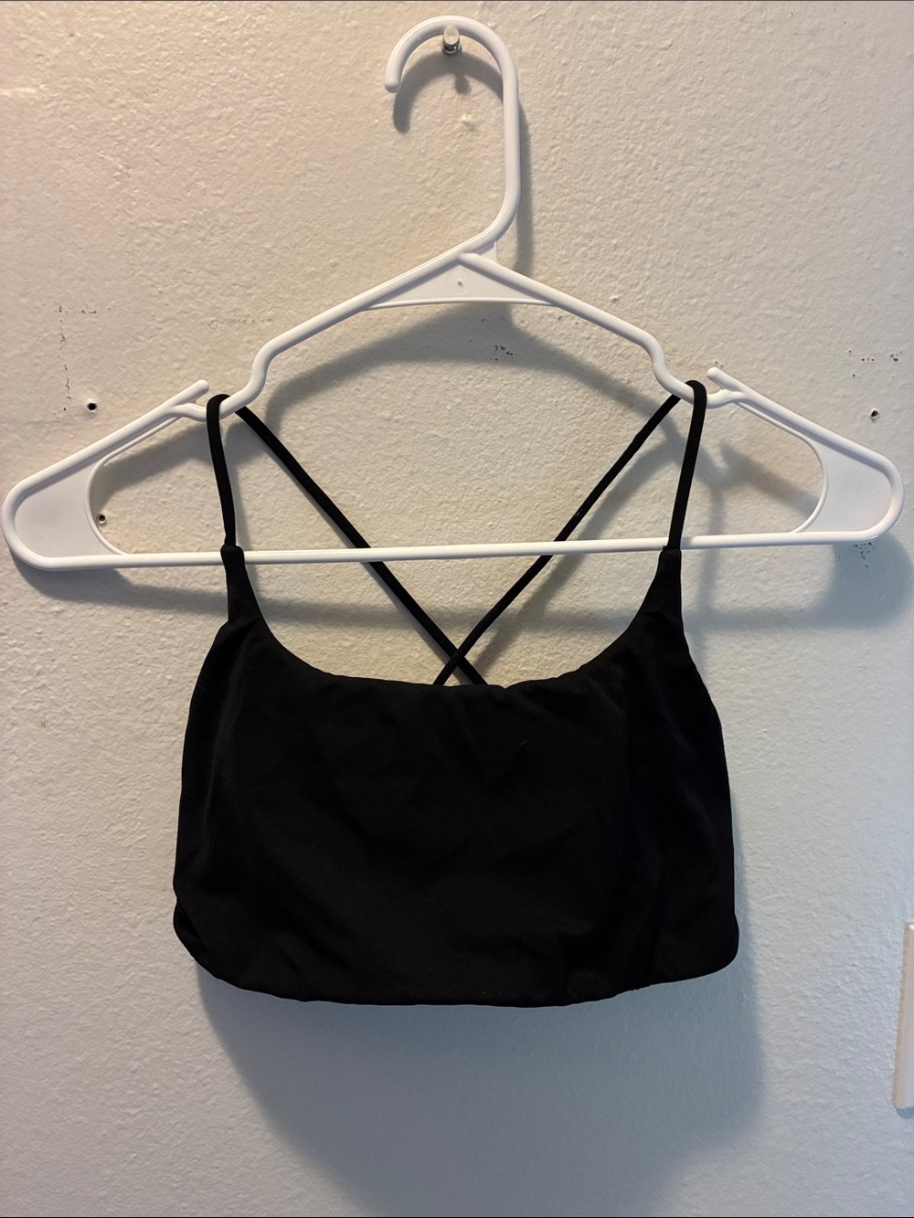 Black Crisscross Sports Bra - Unbranded